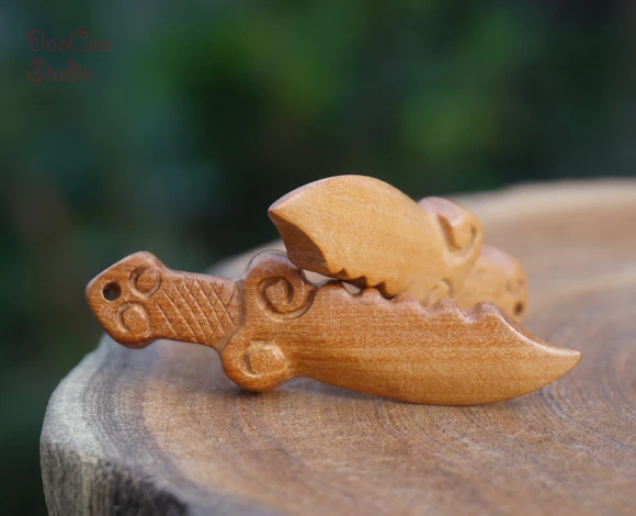 2pcs Natural Peach Wood Carved Sword Big Knife Pendant Tiny Charms Mala Japa Beads Bracelet Jewellry Findings DIY Accessories