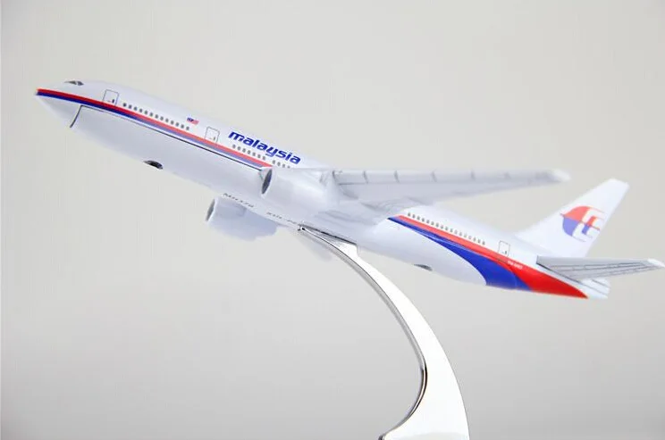 plane model Boeing 777 Malaysia Airlines aircraft MH-370 Metal simulation airplane model for kid toys Christmas gift