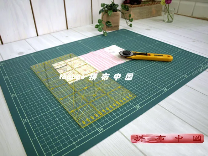 MADE IN JAPAN A2 CLOVER SELF HEALING CUTTING MAT A2 (600MM) X (450MM) X (2MM) Self-Healing Cutting Mat