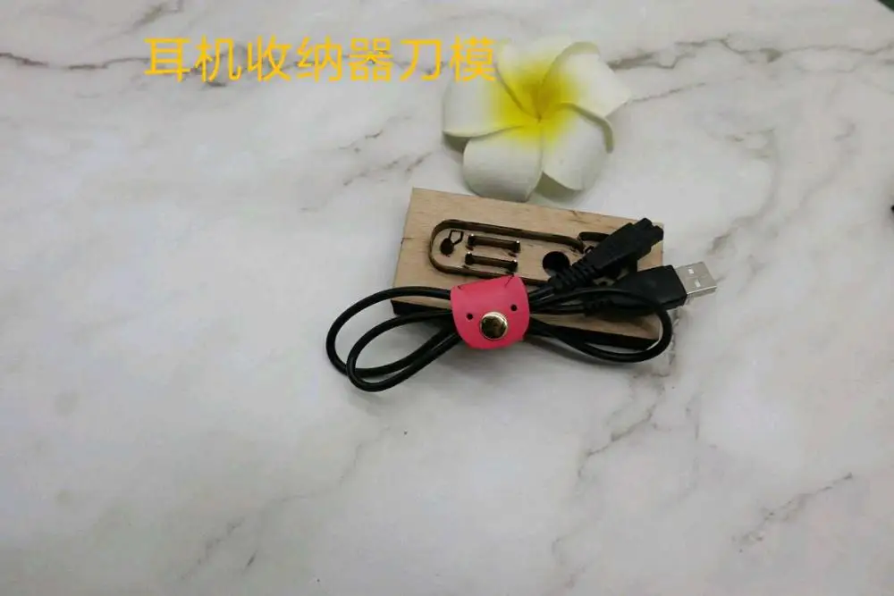 Animal earphone storage board with a bit dog headset storage knife die