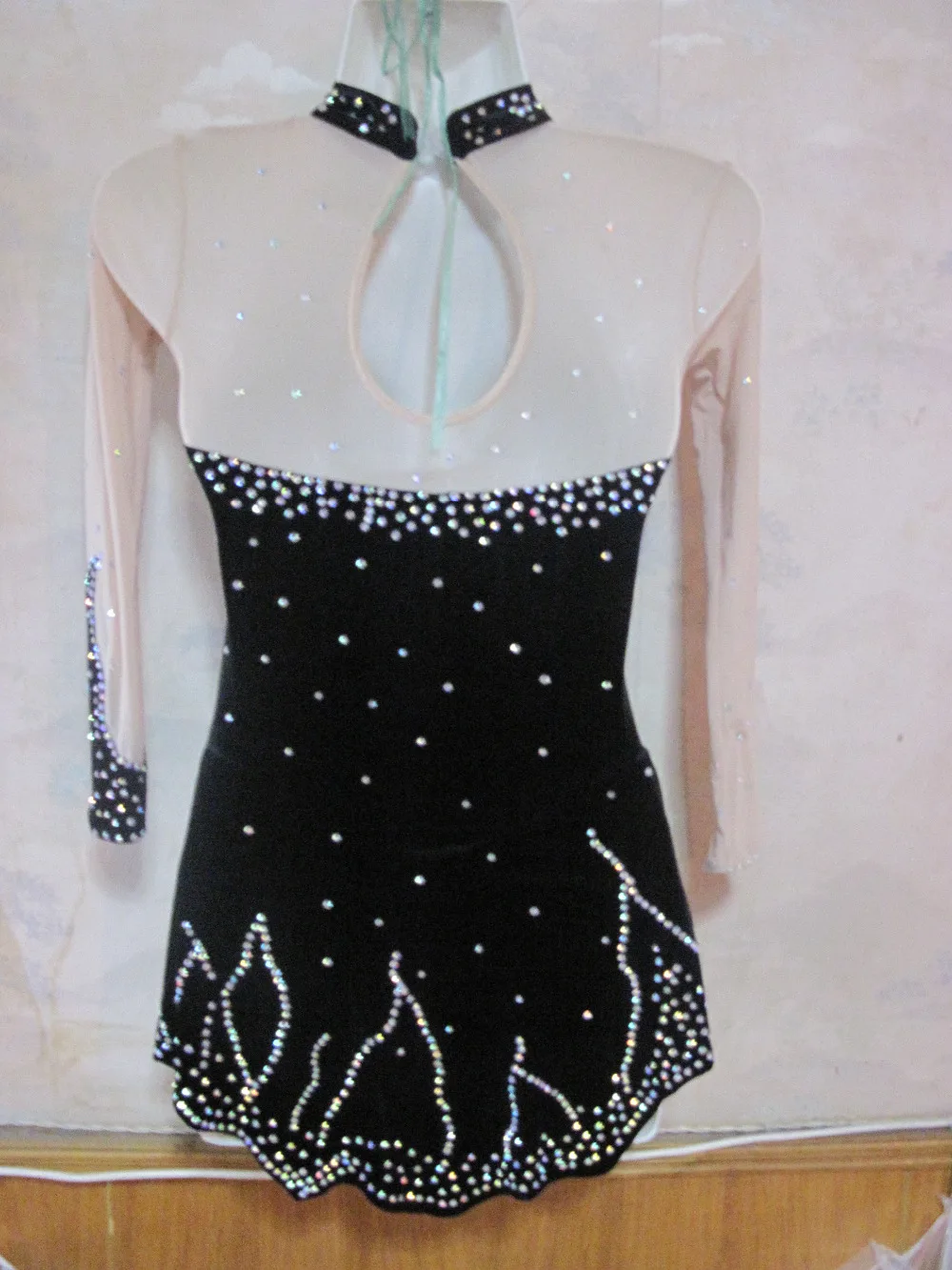 Hot Sales Ice Figure Skating Dresses Fashion New Brand Competition Girls Figure Skating Dresses Crystal  DR3665