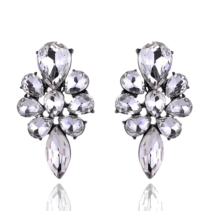 LUBOV 2018 New Elegant Women Piercing Earrings Classic Flower Design Retro Crystal Stud Earrings Fashion Jewelry For Christmas
