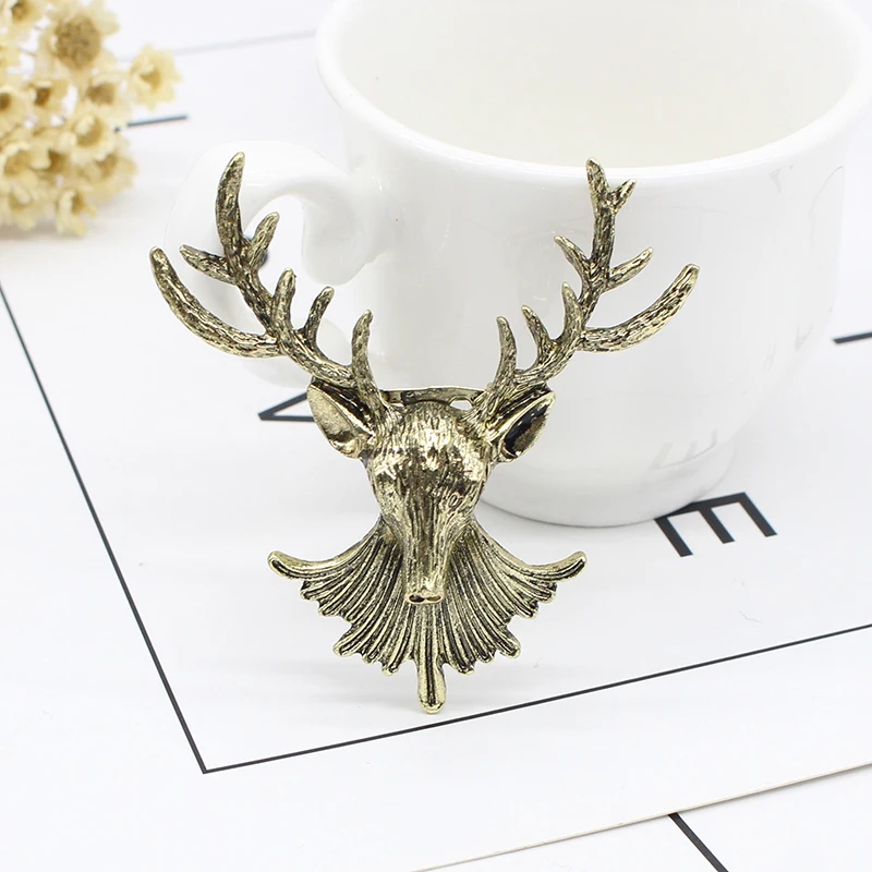 2024 Hot Deer Cattle Wolf Shape Brooch Pins Popular Cute Friends Gold Color Vintage Animal Pin Crown Shape Brooches Jewelry Gift