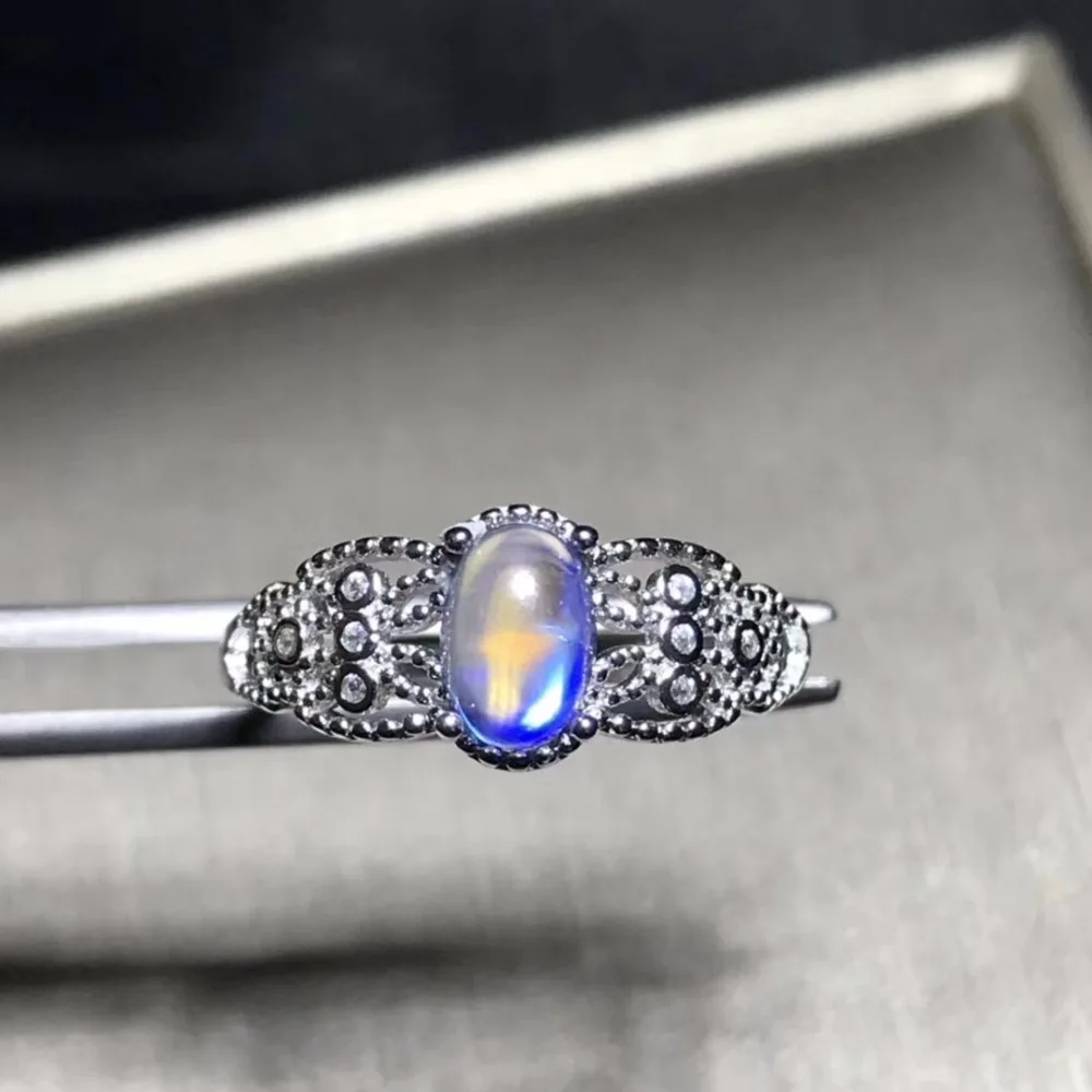 

Simple and refined, the latest style Natural blue moonstone ring, 925 silver, clean stones, beautiful colors