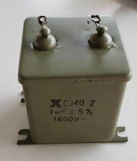 CJ40-2 CJ41 0.47 فائق التوهج 1 فائق التوهج 2 فائق التوهج 4 فائق التوهج 6 فائق التوهج 630V 1000V 1600V 2000V 5% اللحيم العروة يؤدي المعدنى ورقة في النفط مكثف