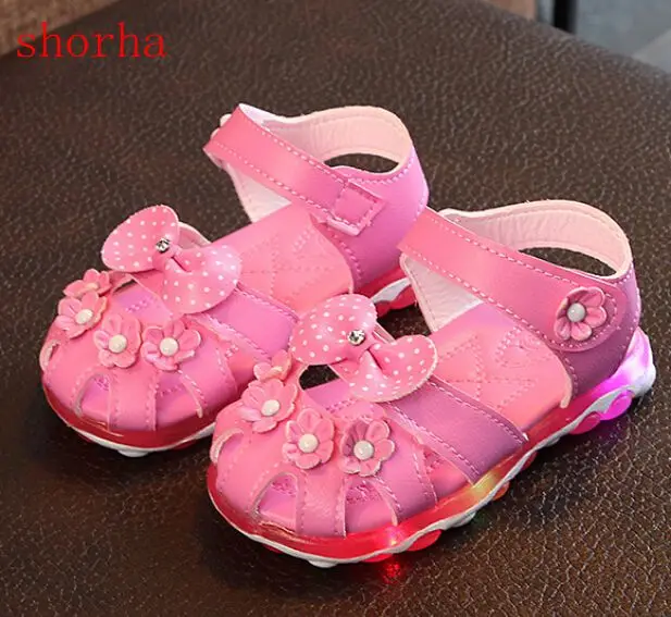 2018 new girl baby led summer sandal flowers luminous lighting fists walking sandals girl slippers