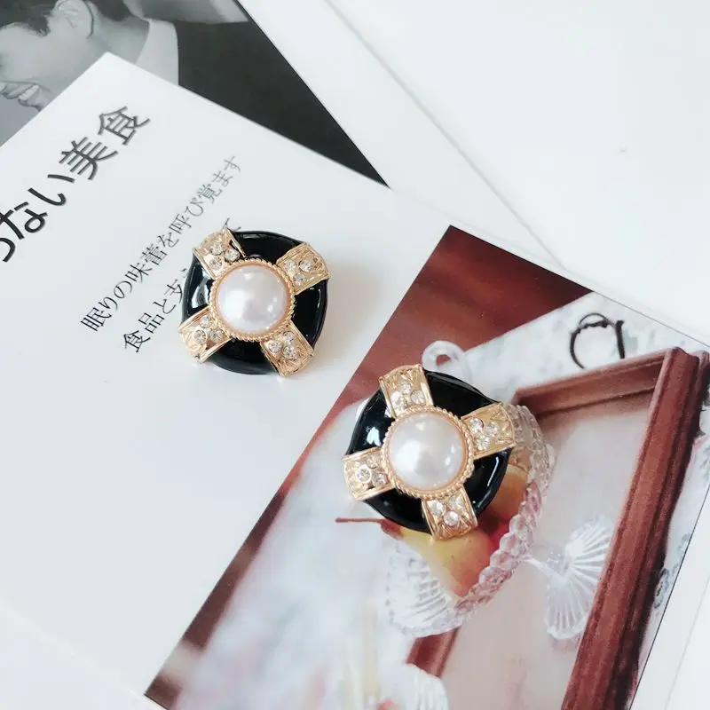 New Square Alloy Black Enamel Crystal Elegant Sweet Pearl Clip Earrings