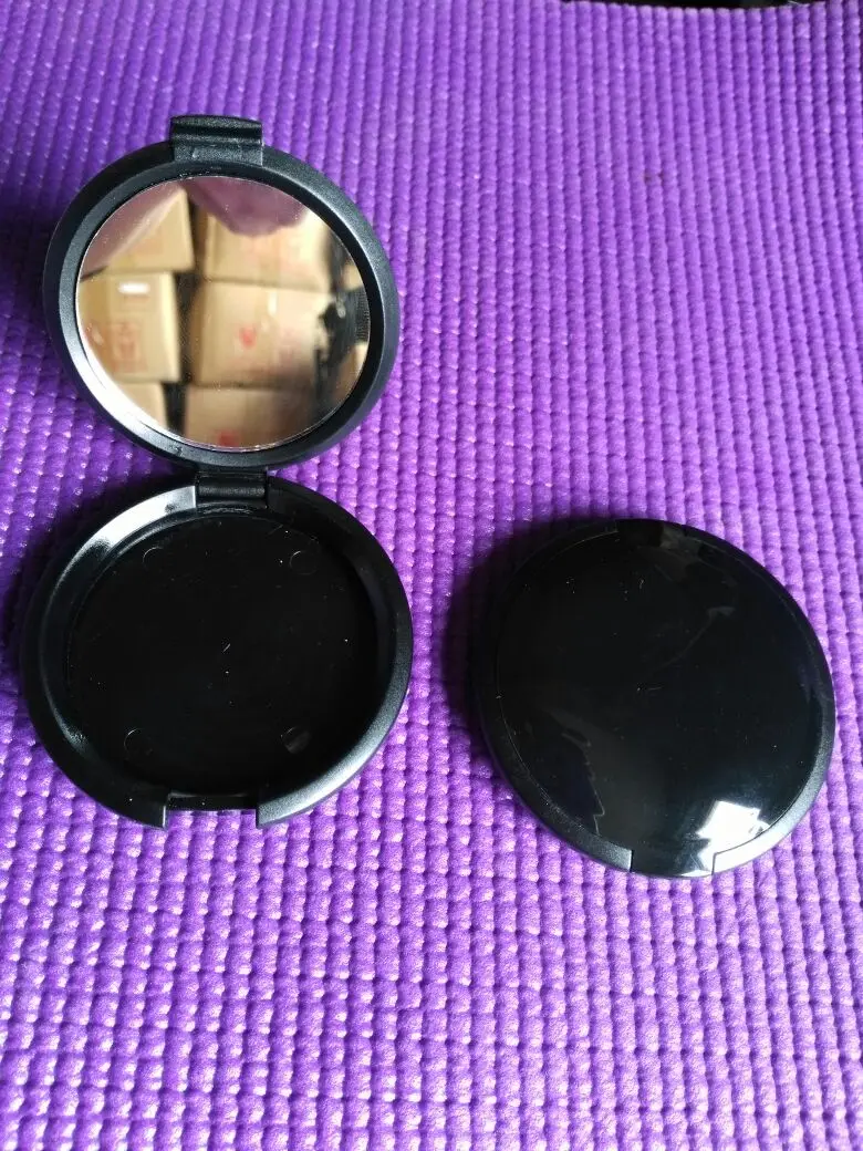 

Inner diameter 56mm Empty Black Cosmetic Compact Containers, Eyeshadow Empty Compact Case, Black Makeup Compact Container