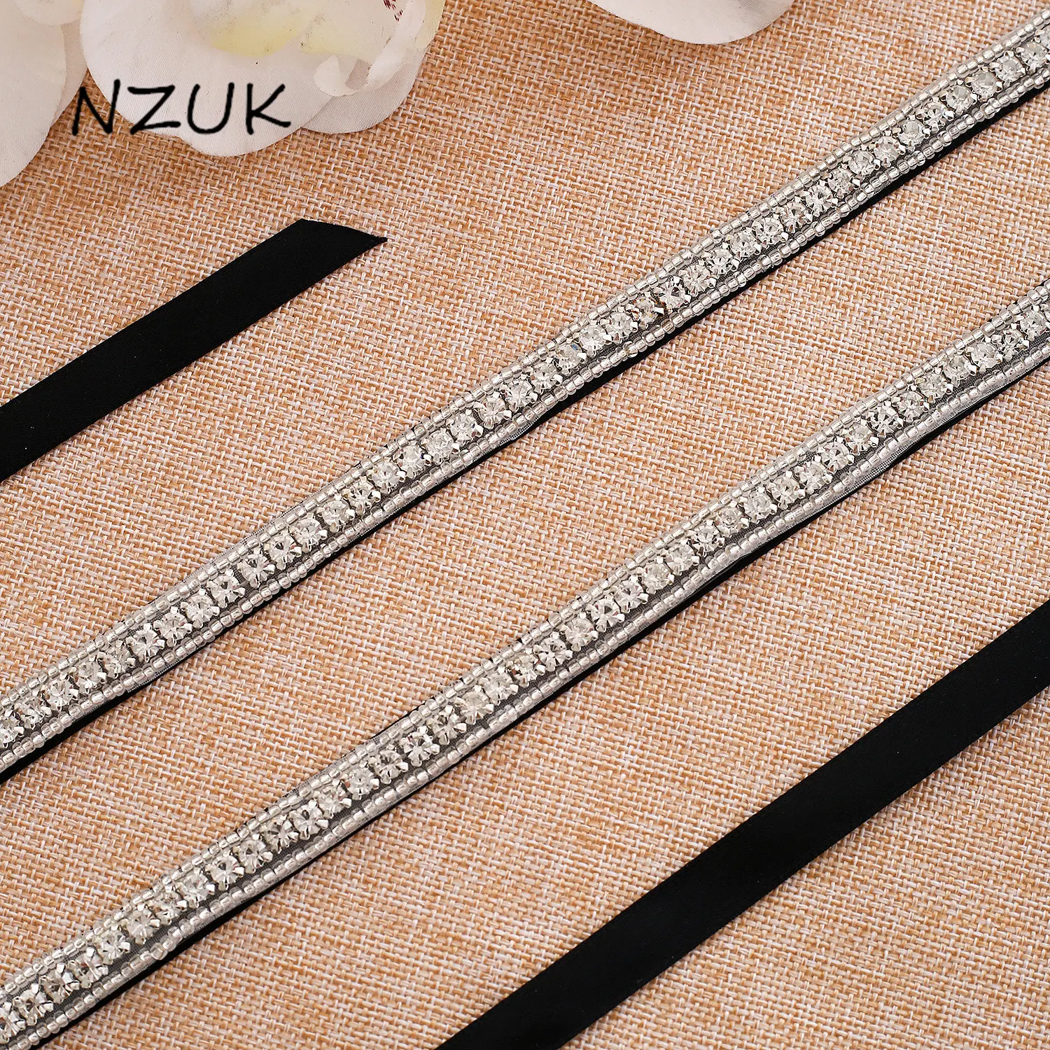 NZUK เพชรผู้หญิงคริสตัลทำด้วยมือเงิน Rhinestones Wedding Sash เข็มขัดสำหรับชุดเจ้าสาว