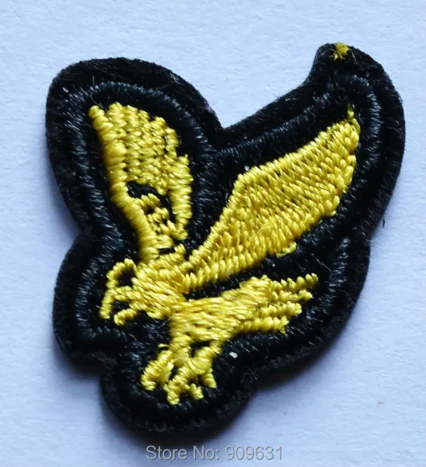 EAGLE - BIRDS - AMERICAN EAGLE IN FLIGHT - Iron On Embroidered Patch -  Golden Patriotic