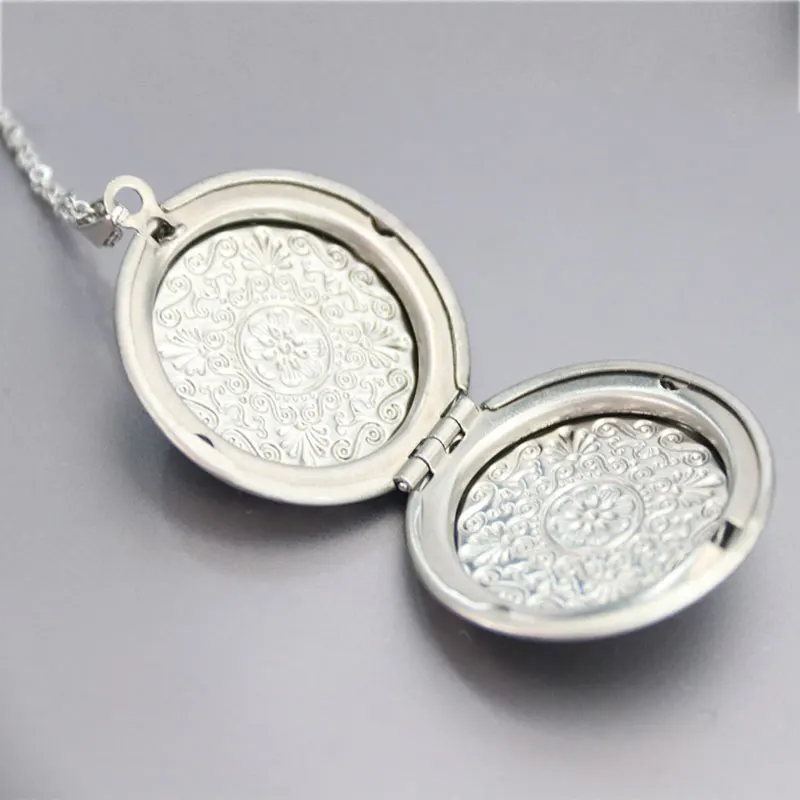 1pc Round Engraved Daisy Photo Frame Pendant Necklace Stainless Steel Charms Locket Necklaces Women Men Fashion Memorial Jewelry