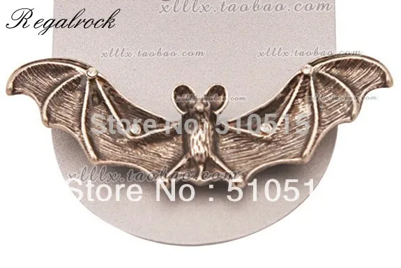 Gothic Vampire Bleeding Wing Bat Brooch Witchcraft Pins Punk Jewelry