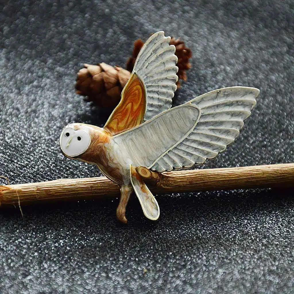 Cartoon Enamel Owl Soaring Flying Bird Elegant Party Brooch Pin Charms Jewelry Men Women Jewelry