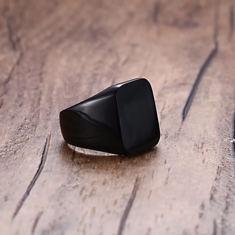 Anillo de sello de monograma de acero inoxidable para hombre, anillos de motorista para hombre, banda superior plana cuadrada en negro