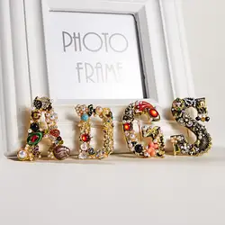 Fashion Enamel Pearl Rhinestone Letter Initials Brooches For Women Pins Metal Wedding Party Lady Jewelry Dress Suit Coat Gifts