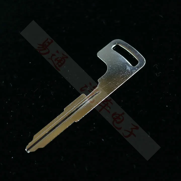Smart card small key For MITSUBISHI Outlander EX Flip Key Key Blade mechanical emergency small key
