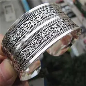 Women Vintage Bracelets Wide Bird Plum Blossom Flower Printing Tibet Silver Plated Totem Cuff Bracelets Bangles