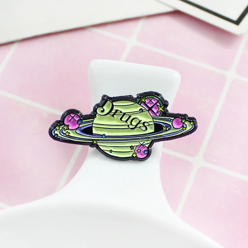 Romantic Enamel Pins Astronomy Universe Star Planet Surround Brooch \