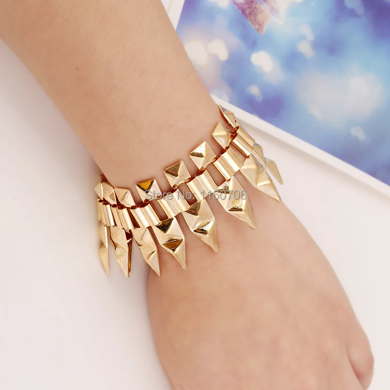 KMVEXO 2022 New Fashion Designer Bijoux Bracelets For Women Accessories Gold Color Alloy Cuff Bangles Statement Jewelry