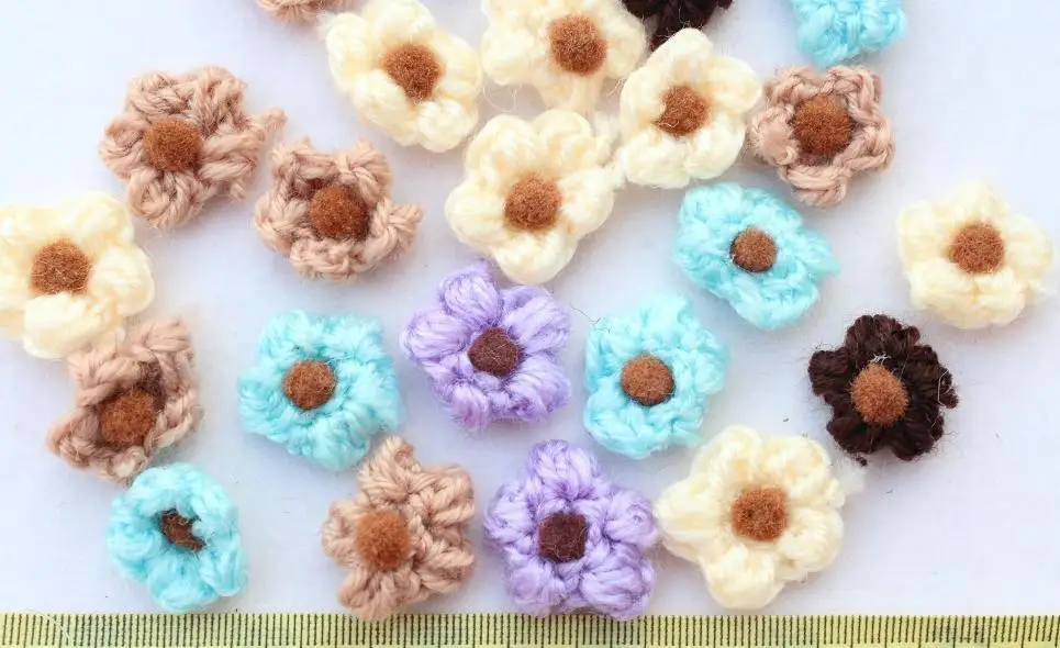 

150pcs Crochet handmade wool Yarn Flowers Applique mixed colors 20-30mm