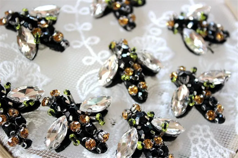 20PCS/LOT Beads Small Bee Patch for Clothes rhinestone Beads Patch for Clothing Sewing On beads Decoration DIY