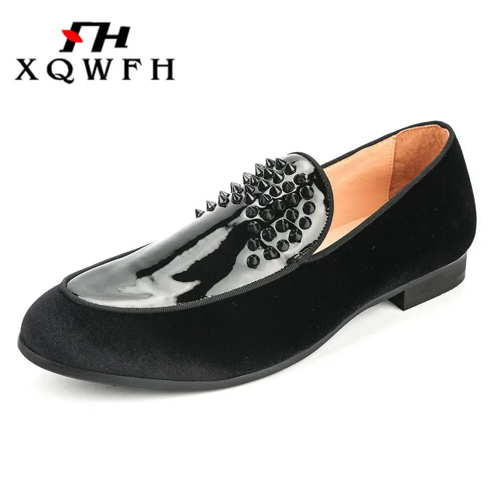 XQWFH Fashion Black Spikes Loafers for Men Handmade Velvet Dress Shoes Glossy Leather Casual Shoes Male Business Slip-on Flats