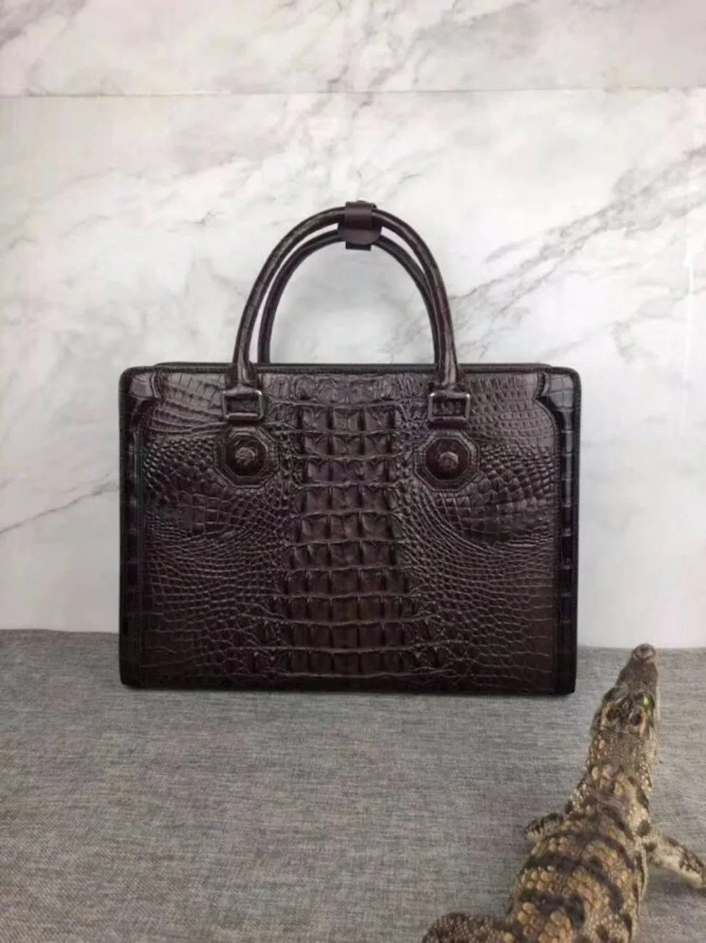 2018 newly design Men\'s Genuine/Real 100% Crocodile Skin Briefcase Laptop Bag, Crocodile skin Business Men Bag brown color