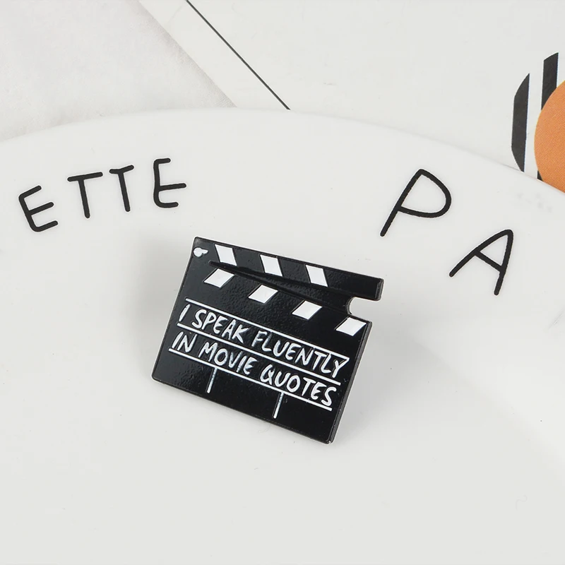 Hollywood Movie Clapperboard Lapel pins Brooch Cinema Favor Pins Backpack Bag Hat Leather Jackets Fashion Accessory