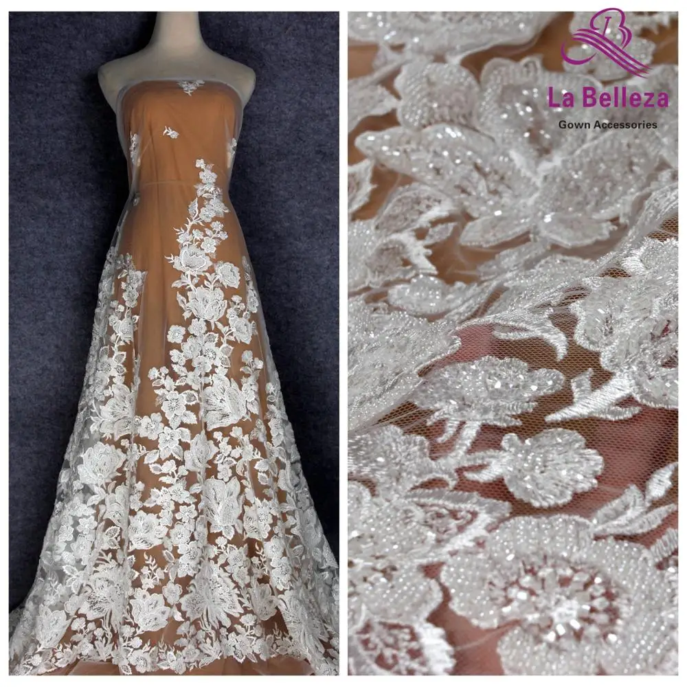 la-belleza-tissu-lourd-en-dentelle-perlee-pour-robe-de-mariee-paillettes-de-perles-blanches-cassees-motif-de-grandes-fleurs-1-yard-nouveau