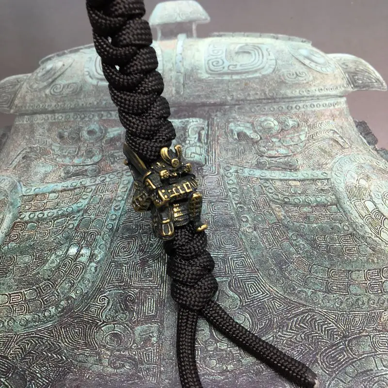 1PC Brass Samurai Paracord Knife Beads Lanyard Pendant DIY Umbrella Rope Pendant Locomotive Key Pendant EDC Pocket Tools