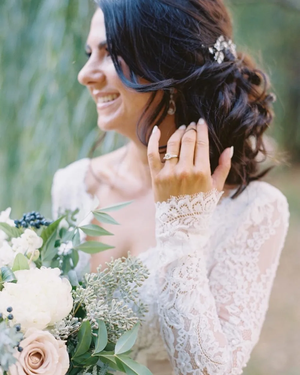 Vestidos de novia bohemios de manga larga con cuello en V, vestidos de novia con apliques de encaje, vestido de novia de sirena de jardín hecho a medida