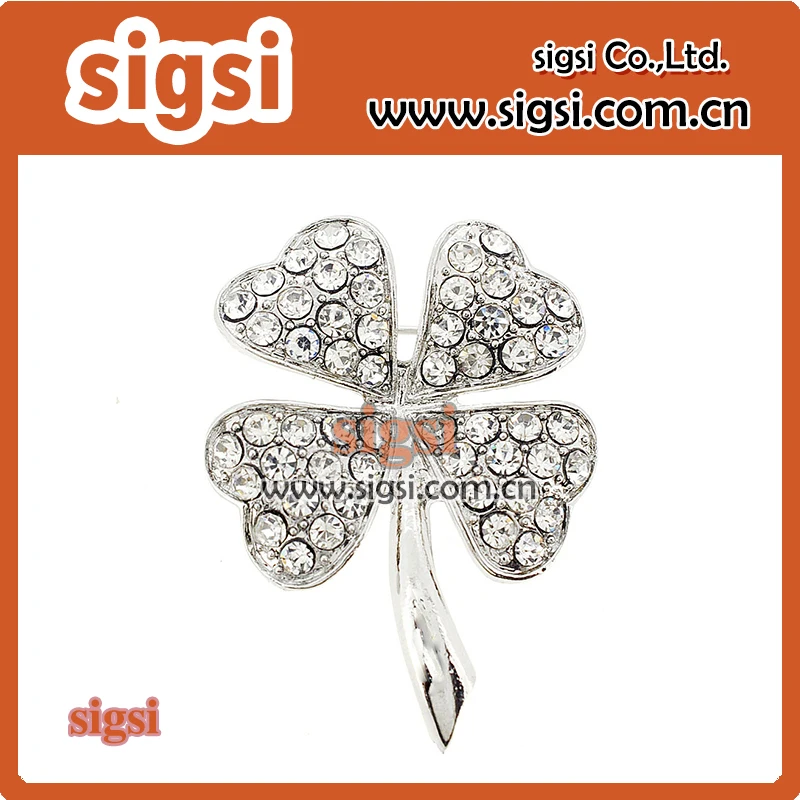 Good looking clover shape alloy rhinestone brooch for wedding decoration