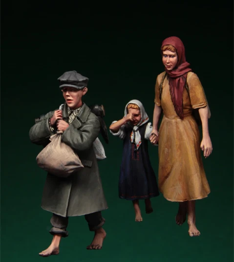 1/35 Resin Figure Model Kit 089 Russian refugees, 1941-45 Children Three Figures Unassembled unpainted Top