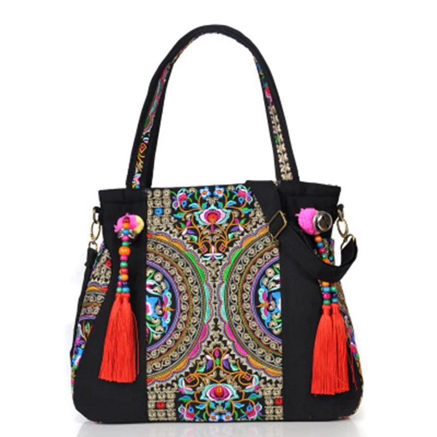 

2019 new Yunnan national style fashion embroidered bag wholesale features national embroidery shoulder bag travel bag