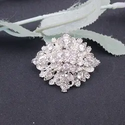 Nuova moda piccolo Design rodiato cristallo strass lega fiore spilla spilla per ragazze matrimonio 2018 articolo caldo No.: BH7315