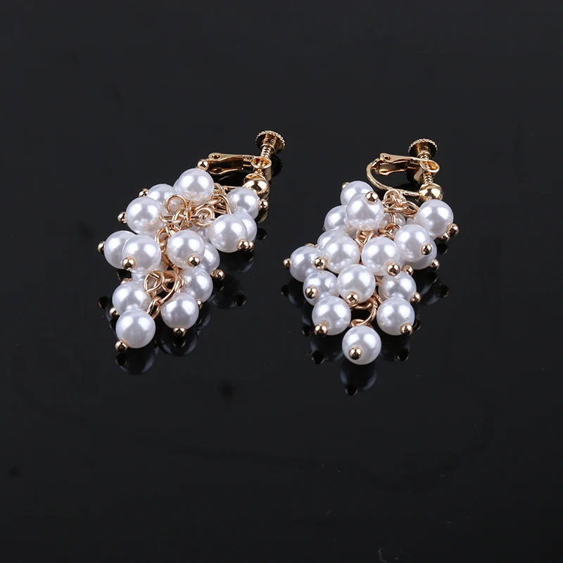 Trendy Simulated Pearl Clip On Earrings Grape bunches Hanging Dangle Luxury Without Pierced For Female Wedding Party Ear Clip