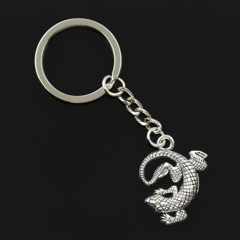 Chaveiro masculino 30mm, corrente com pingente de cor prateada gecko lizard 31x24mm