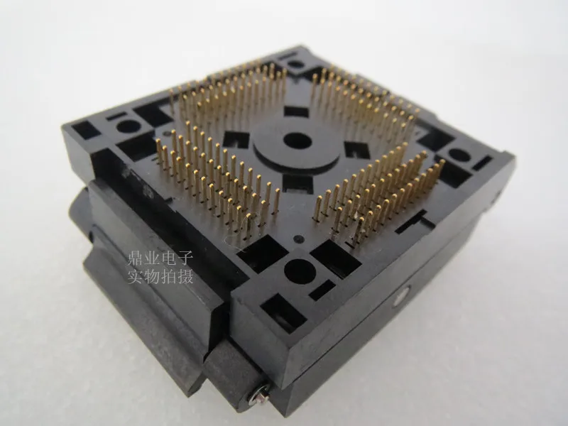 Bancada de teste com encaixe para entrada ic