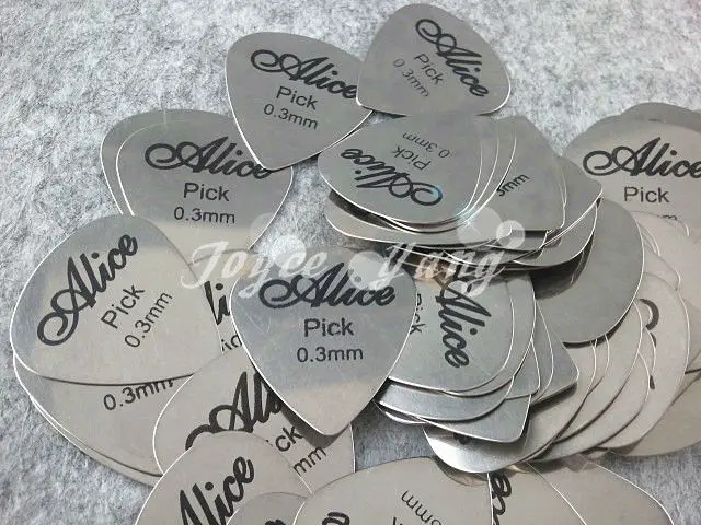 30pcs Standard Heart Shape Heavy 0.3mm Guitar Picks Stainless Steel Guitar Bass Picks Free Shipping Wholesales