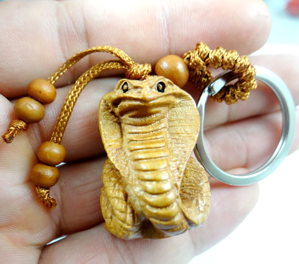 Mahogany Three-dimensional Engraving Keychain Lifelike snake Keyring gift for friends women men jewelry car keychain 2pcs