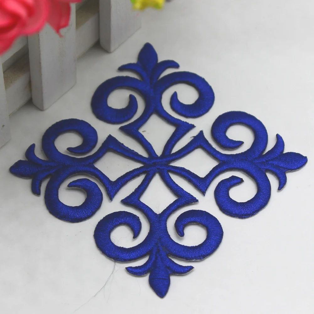 1 Piece Iron on Embroidery Flower Gold Appliqued Cosplay Costume Trims Diy Garment Patches 8cm*8cm