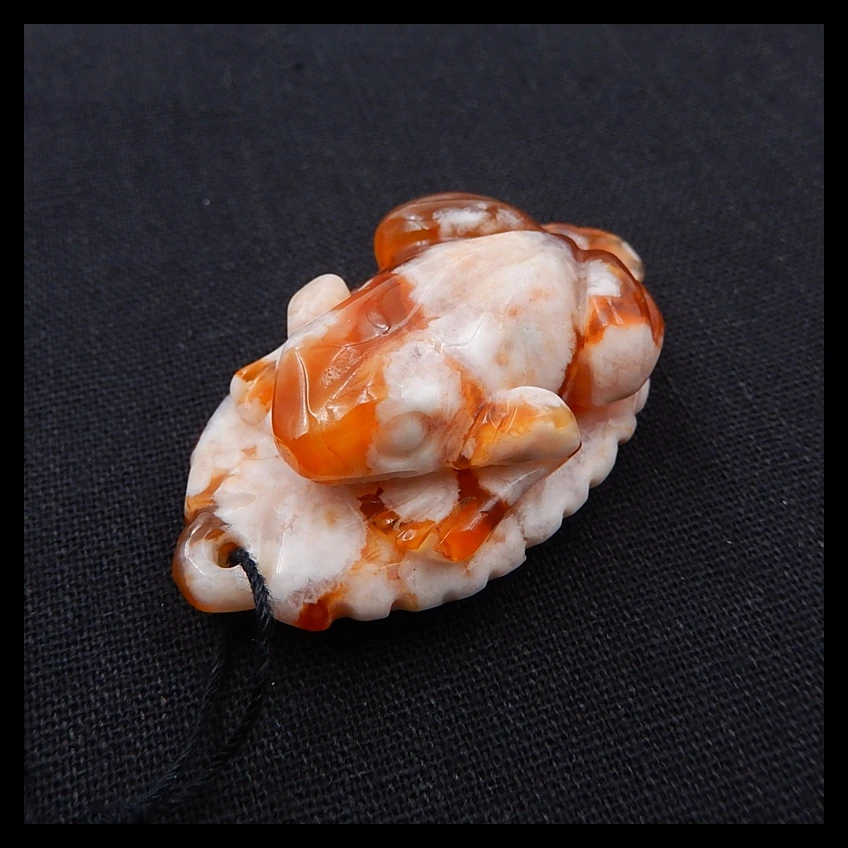 

Natural Stone Cherry Agate Handmade Carved Frog Gemstone Pendant Bead Fashion Jewelry Necklace Accessories 57x31x21mm 41.3g