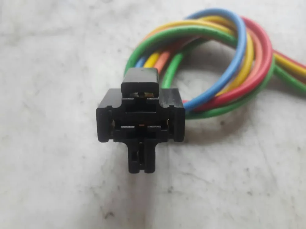 

Free shipping 10pcs/lot 5 Pin Wires Cable Relay Socket Harness Connector DC 12V for Car