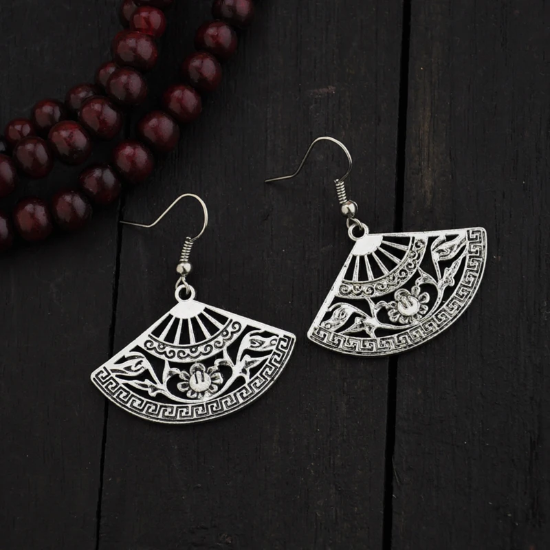 Retro earrings national wind seedlings hollow fan classical pattern earrings female models Thai original jewelry t