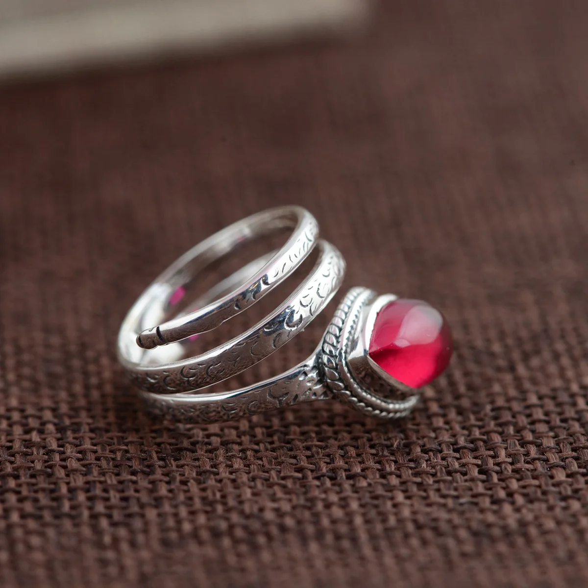 100%S925 sterling silver inlaid red corundum ring Thai silver antique craft ring