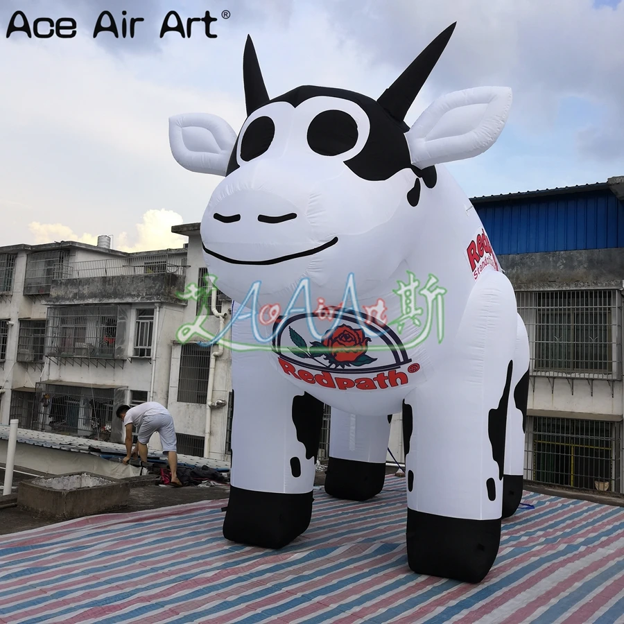 Customized Cute Vivid Large Standing Inflatable Milk Cow for Trade Show Advertising Farm Decoration