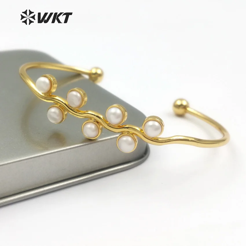 

WT-B387 Wholesale New Stylish Natural Freshwater Pearl Bracelet Plating Gold Round Shape Beads Adjustable Fashion Pearl Bangles