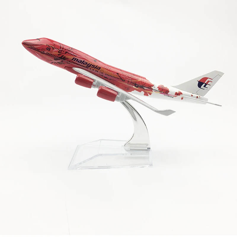 Free shipping Malaysia Airlines aeroplane model big Red flower Boeing 747 airplane 16CM Metal alloy diecast 1:400 airplane model