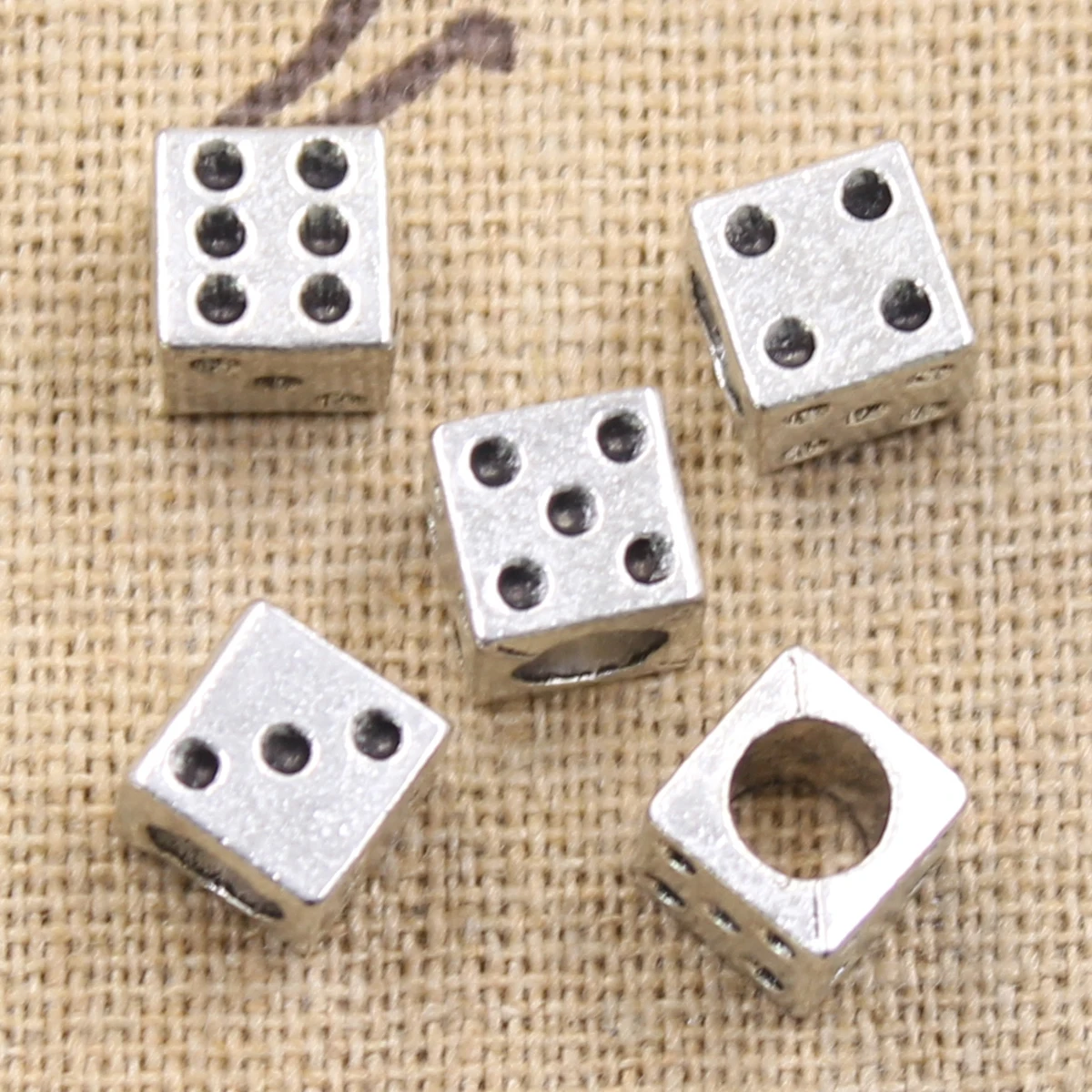 

20pcs 7x7x7mm Casino Lucky Dice 4.5mm Big Hole Antique Silver Color Beads Charms Fits Diy Charms Bracelet Jewelry Beads