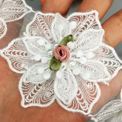 10X Bianco Fiore Della Rosa Della Perla Ricamato Lace Trim Applique Nastro Tessuto Mestiere di Cucito Da Sposa Fatto A Mano Della Decorazione Del Vestito